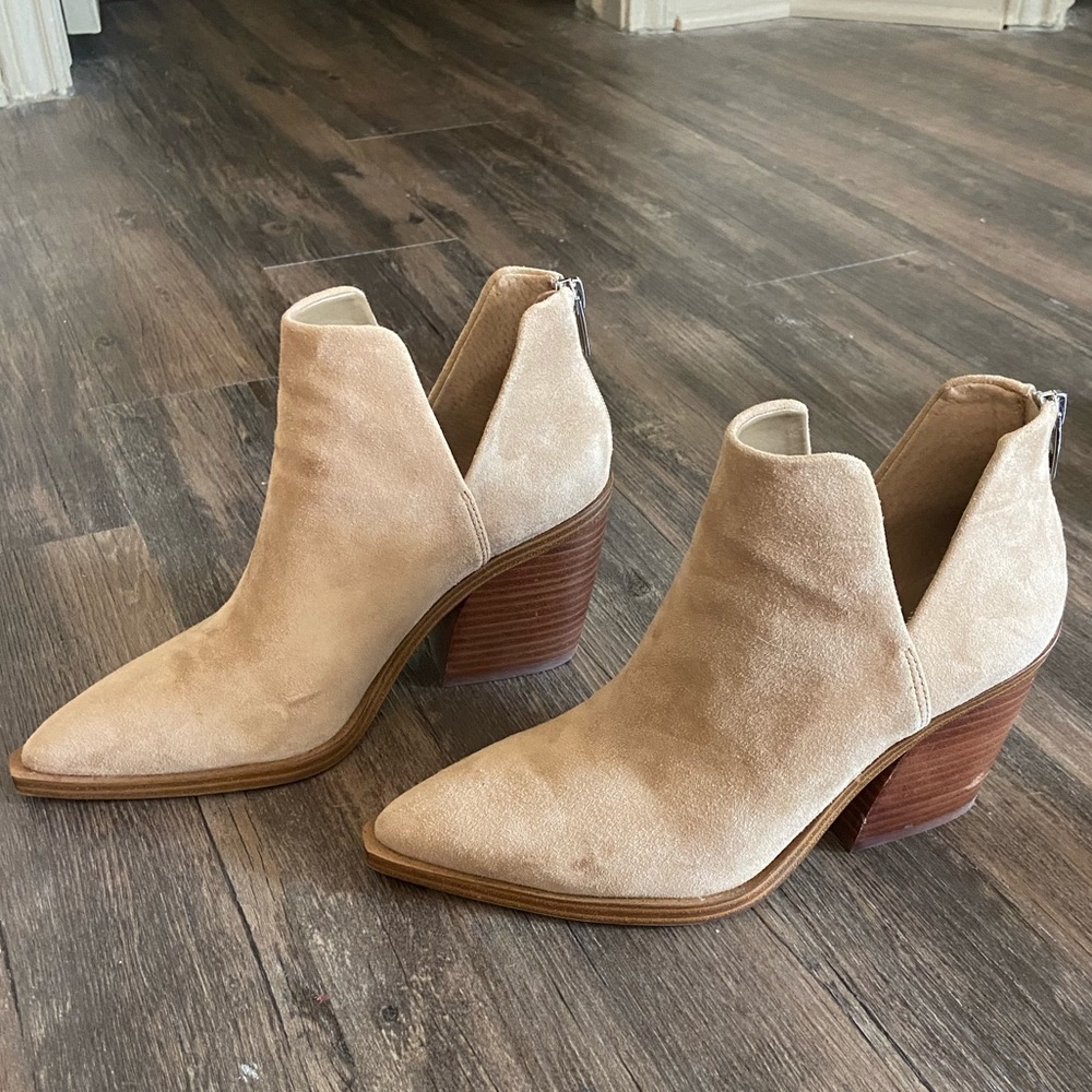 Vince Camuto Gigietta suede booties, size 7.5